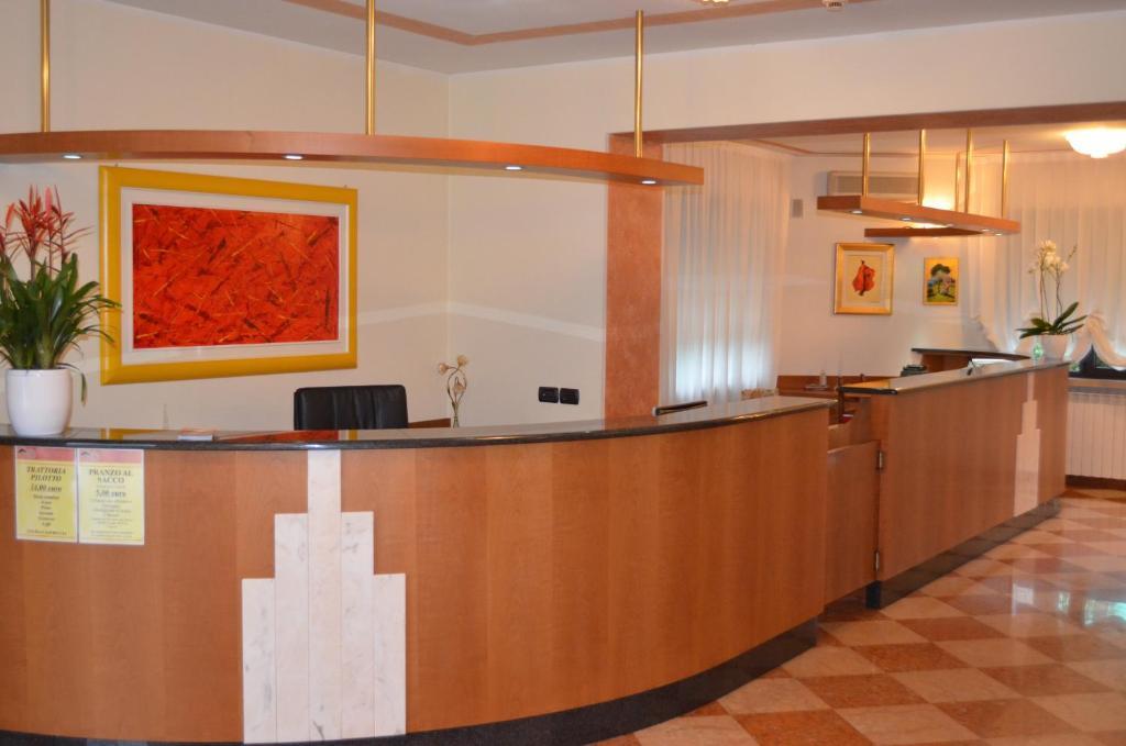 Hotel Olioso Пескьера-дель-Гарда Экстерьер фото